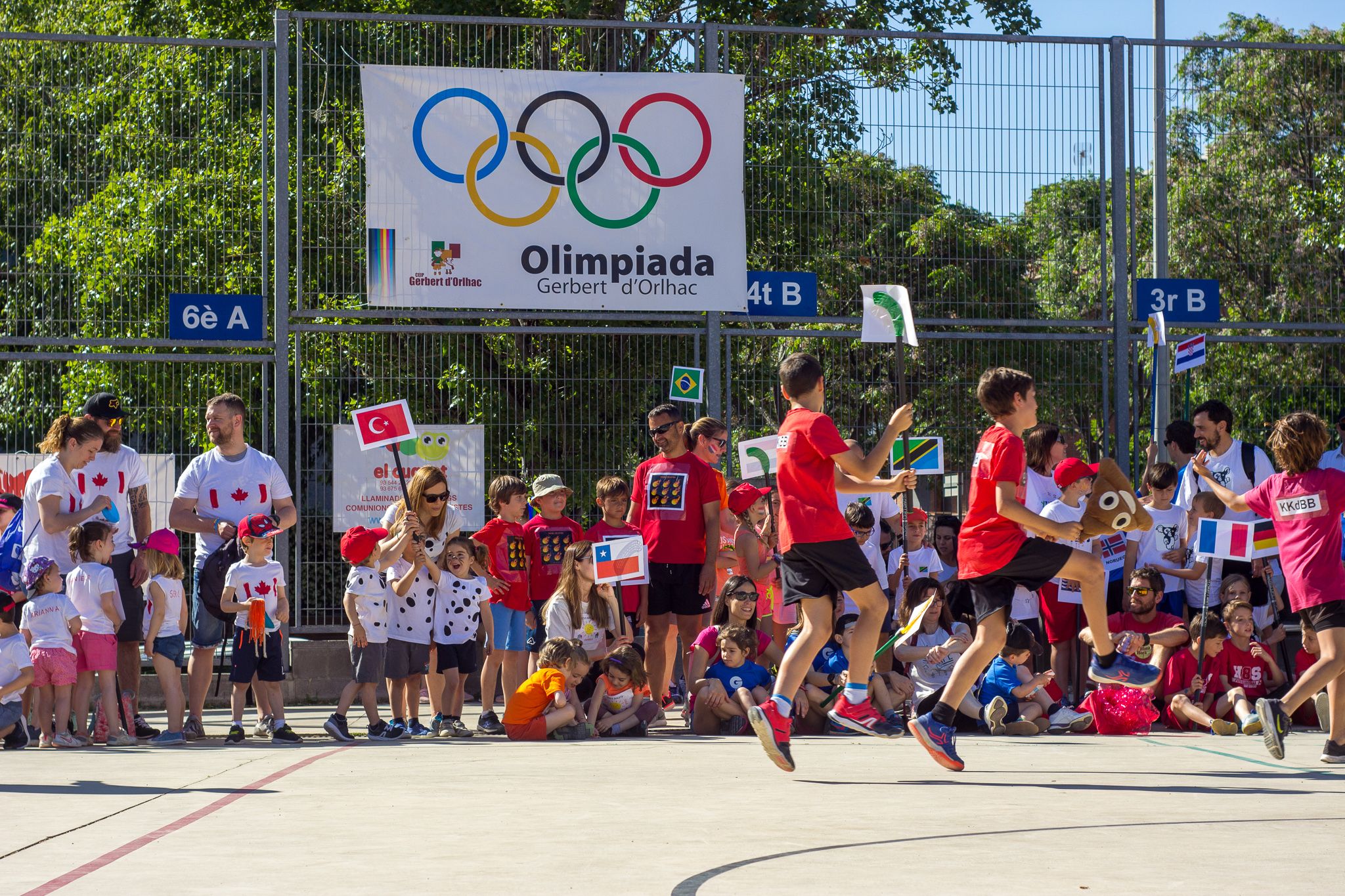 Olimpíades a l'escola Gerbert d'Orlhac. FOTO: Ale Gómez