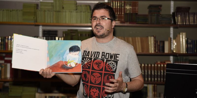 Andreu Galan ha tancat l'acte amb un espectacle poètic. FOTO: Bernat Millet