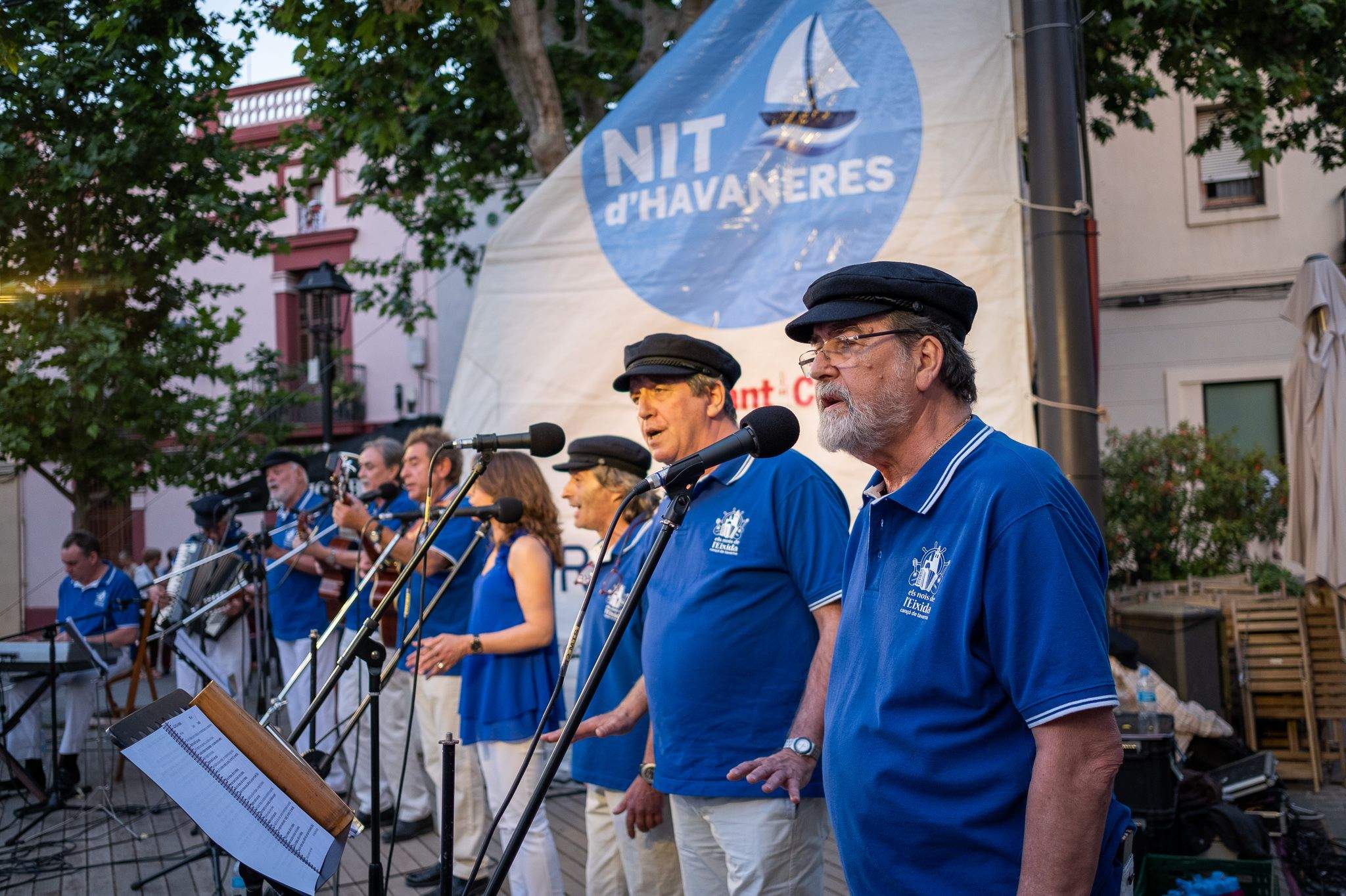 Els Nois de l'Eixida a la Cantada d'havaneres del TOT Sant Cugat. FOTO: Ale Gómez