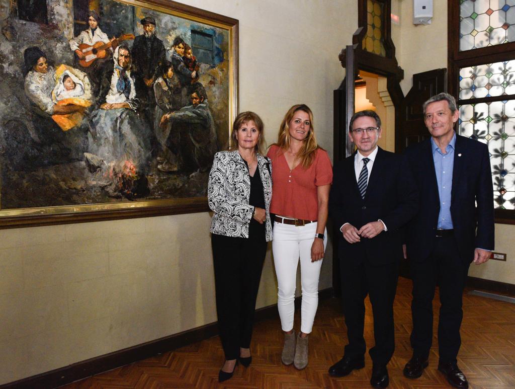 Moment de l'acte de cessió del quadre. FOTO: Cedida