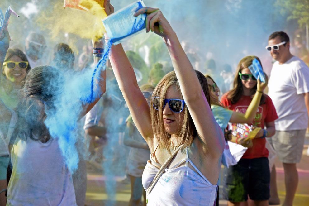 Holi Festival de Festa Major. Foto: Bernat Millet.