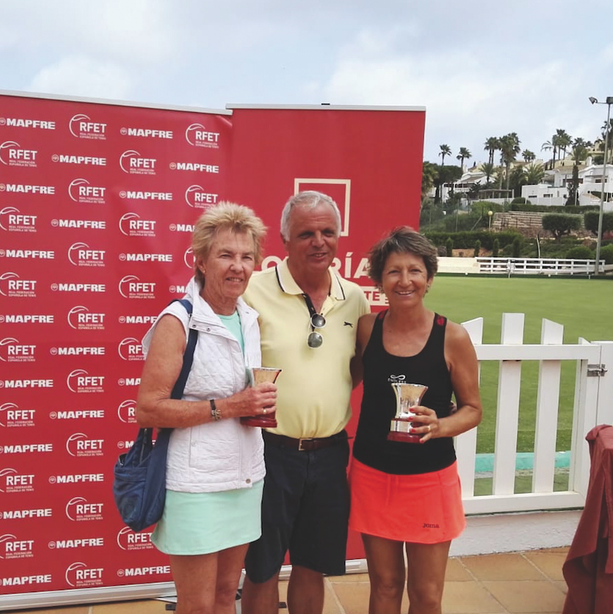 Ángela Díaz, campiona d'Espanya dobles +65. FOTO: Cedida