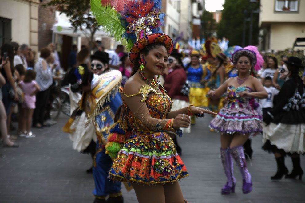 Rua de balls tradicionals: De Bolivia a Sant Cugat. Foto: Bernat Millet.
