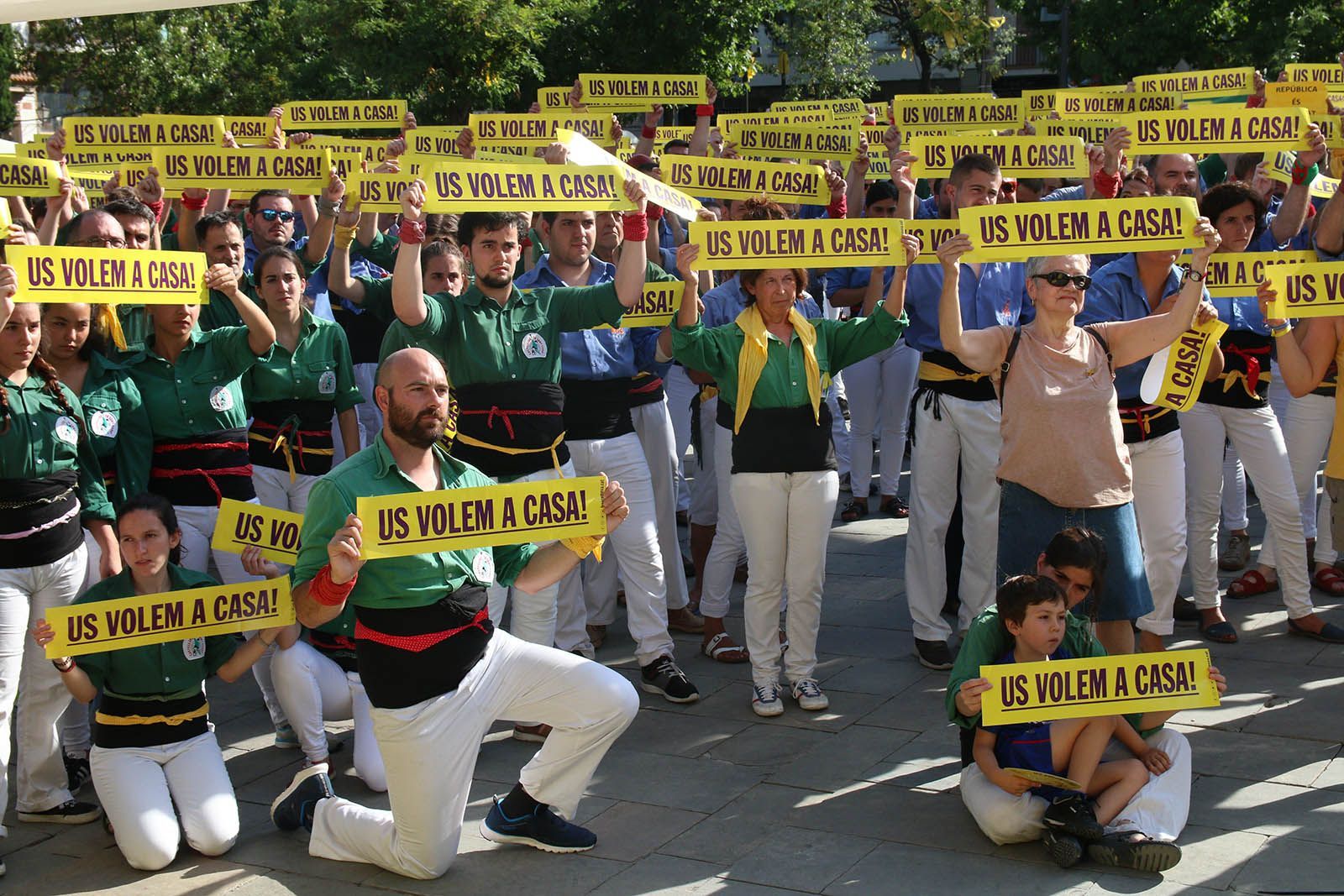 Suport a Raül Romeva durant la Diada castellera. Foto: Lali Álvarez