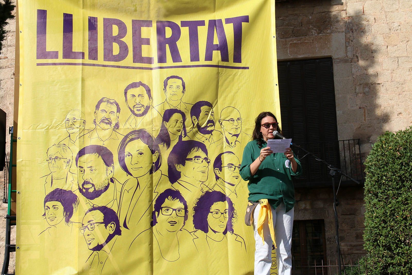 Suport a Raül Romeva durant la Diada castellera. Foto: Lali Álvarez