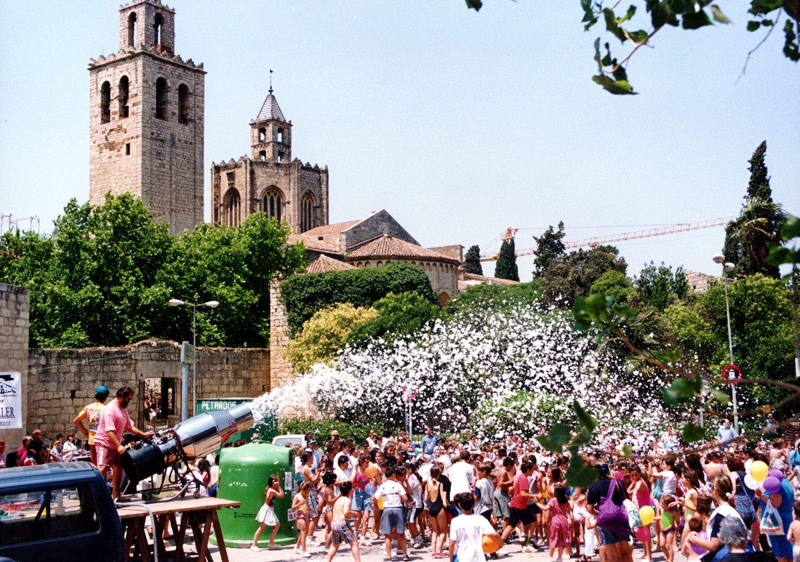 Festa de l'escuma de Festa Major als anys 90. Foto: Arxiu.