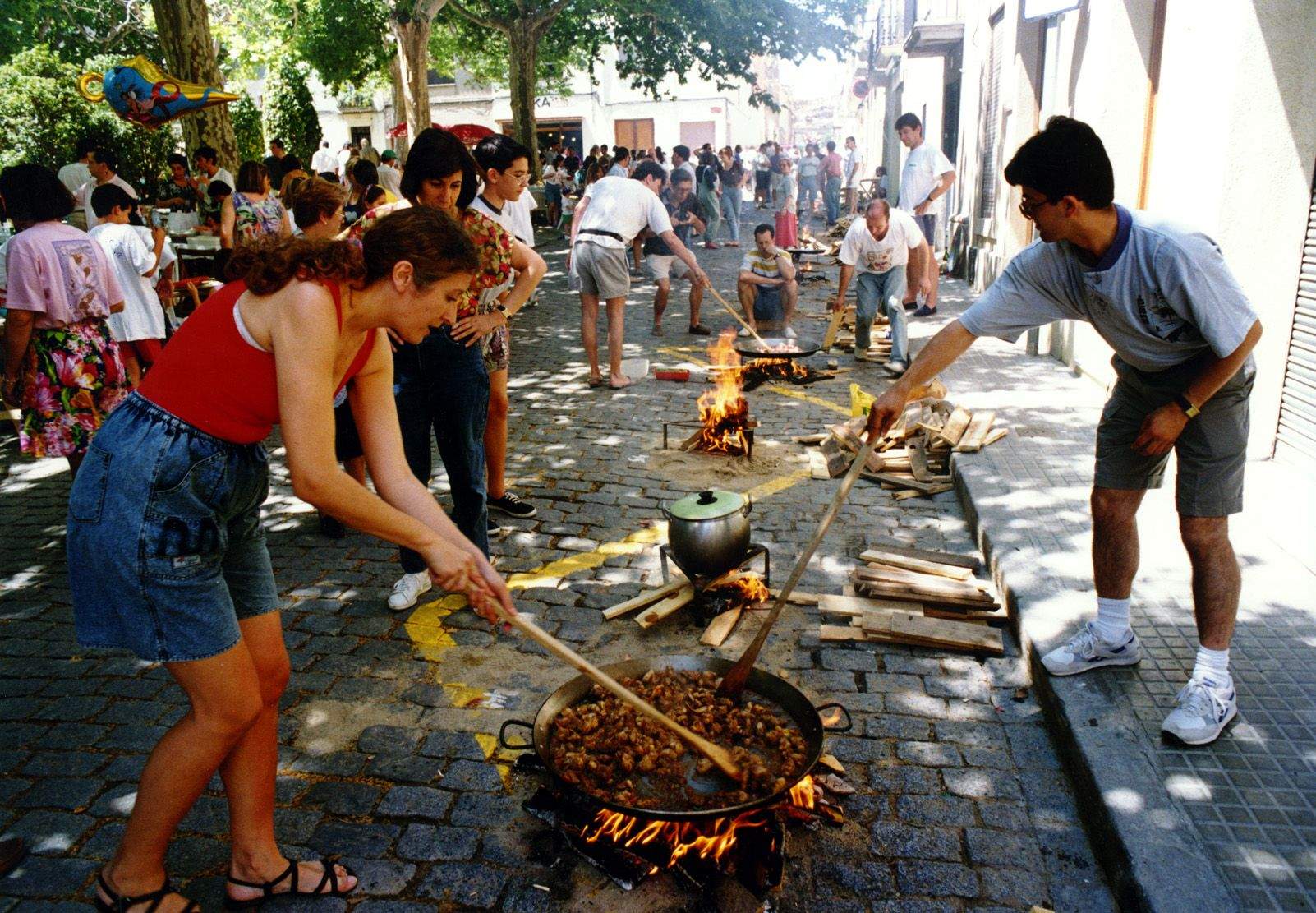 Concurs d'arrossos durant la Festa Major als anys '90. Foto: Arxiu.