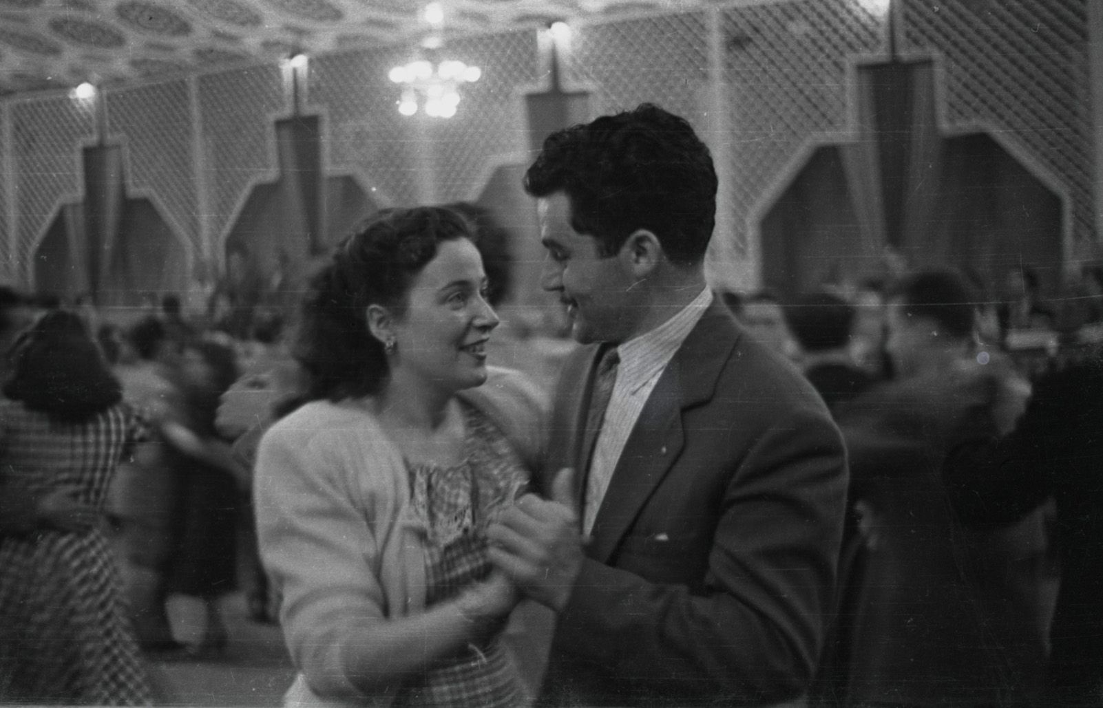 Ball als quatre cantons a l'any 1944. Fons Cabanas (fotògrafs). AMSCV