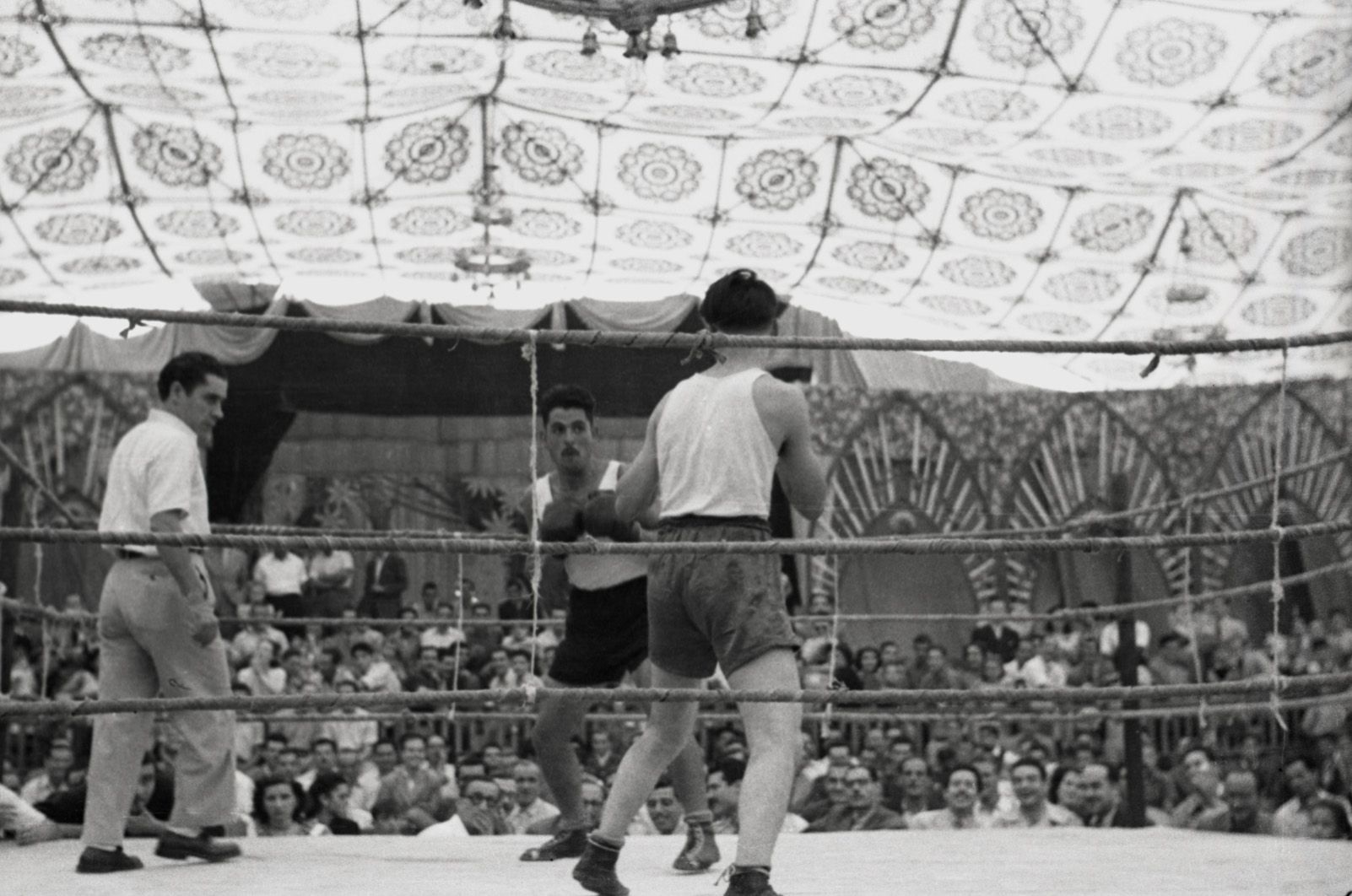 Boxe de Festa Major a l'any 1948. Fons Cabanas (fotògrafs). AMSCV