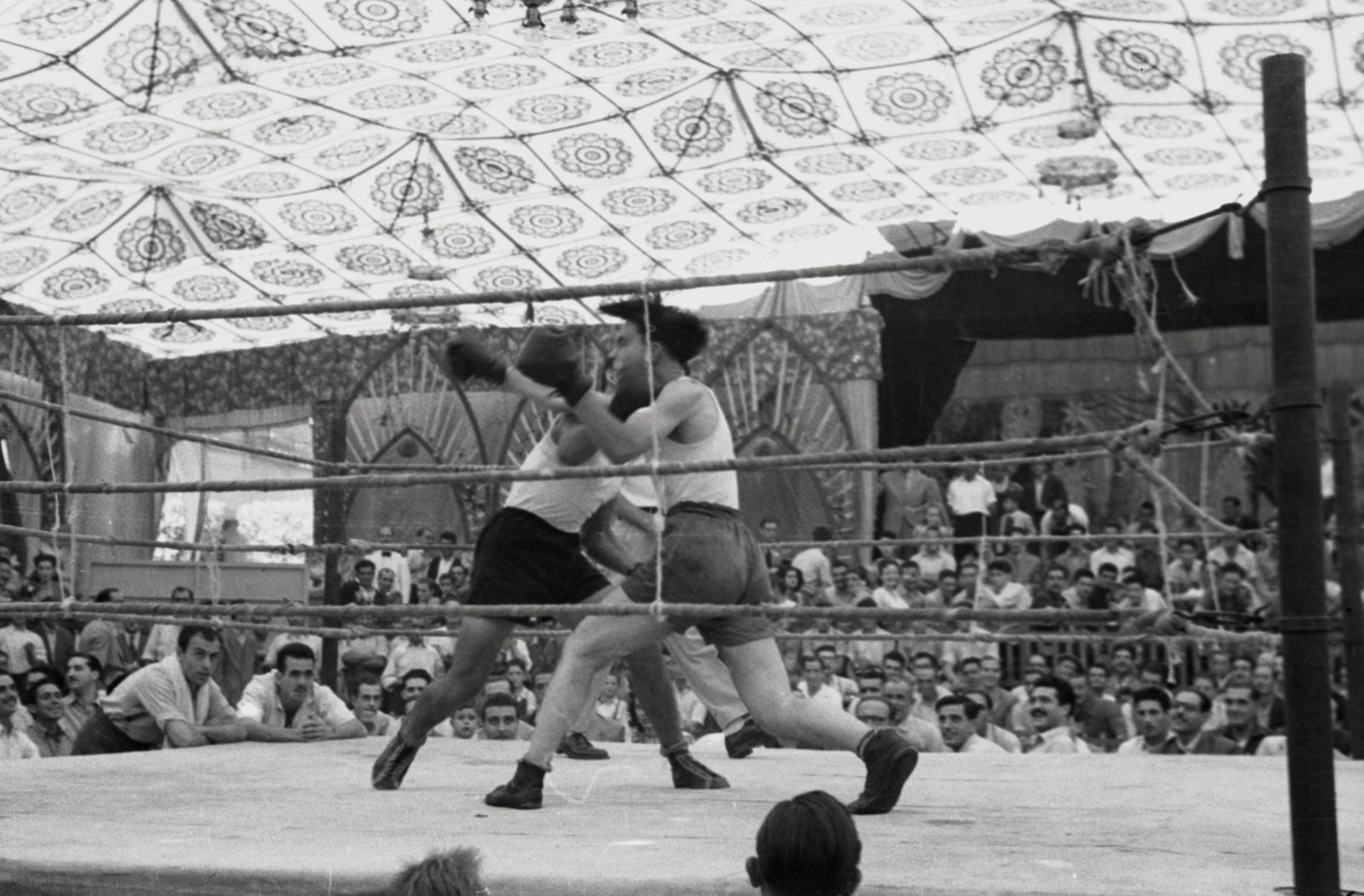 Boxe de Festa Major a l'any 1948. Fons Cabanas (fotògrafs). AMSCV