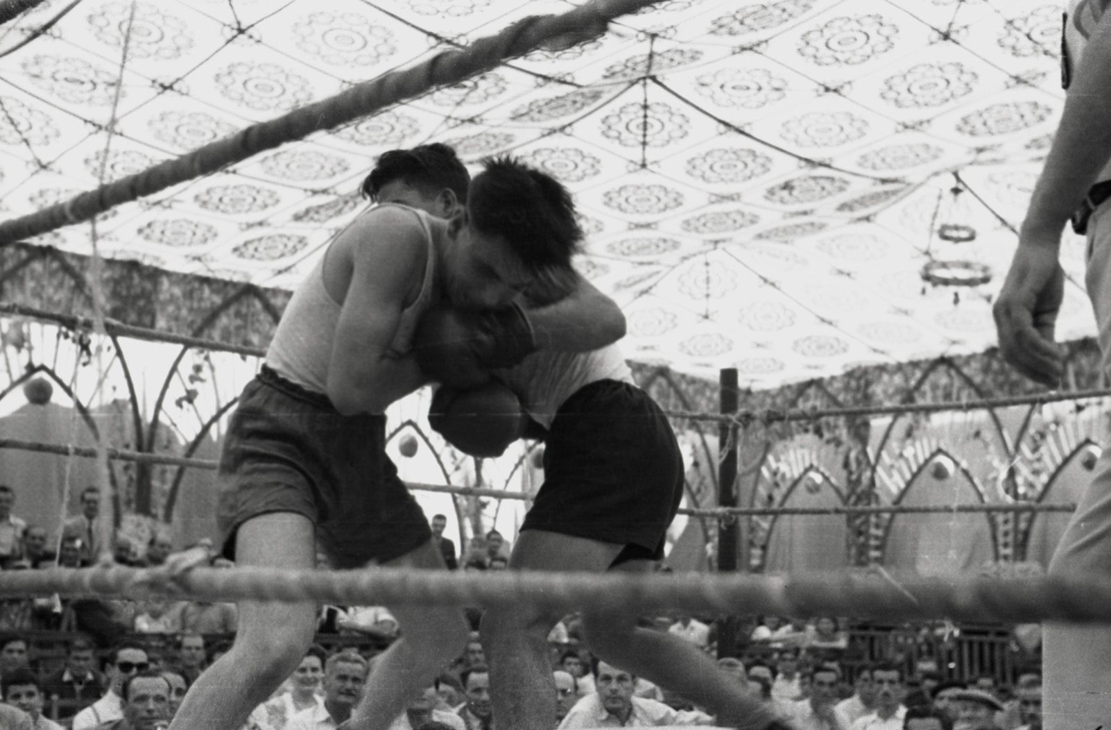 Boxe de Festa Major a l'any 1948. Fons Cabanas (fotògrafs). AMSCV