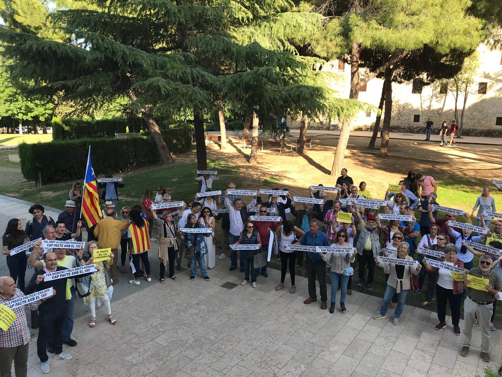 Manifestació a la Casa de Cultura FOTO: Bernat Millet 