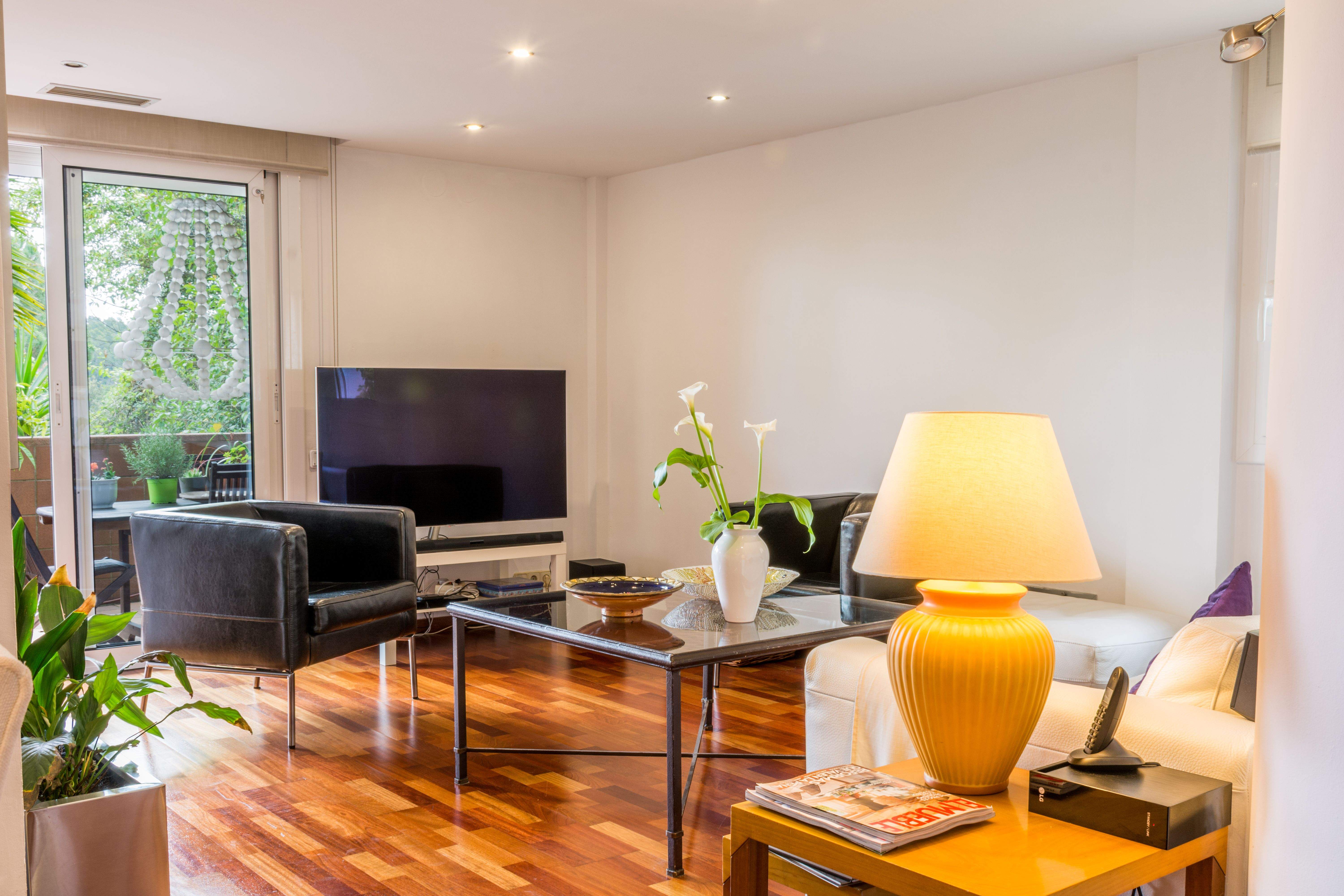 Aquest pis disposa d'una gran zona verda FOTO: Organ