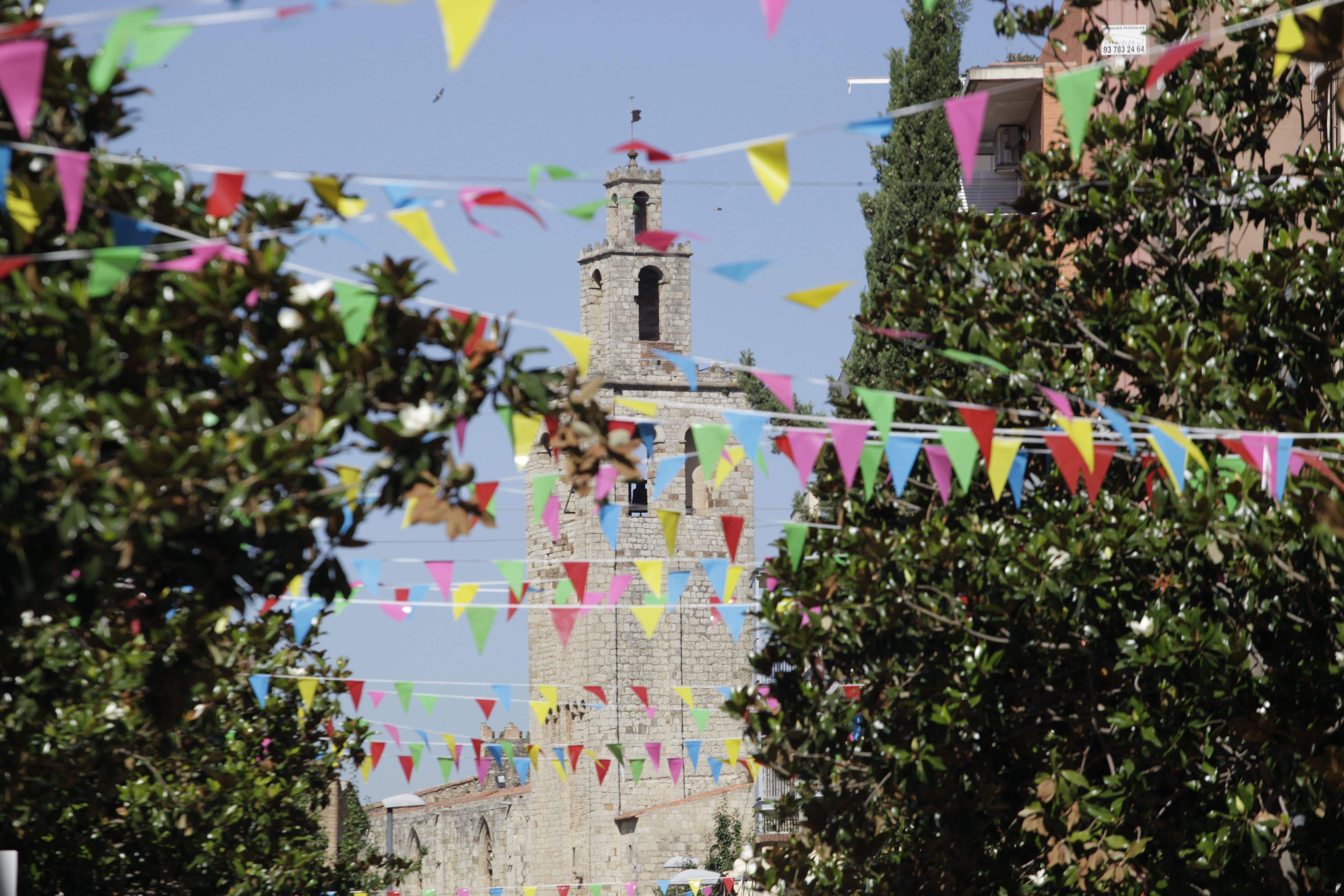 Banderetes de Festa Major de Sant Cugat. FOTO: Artur Ribera