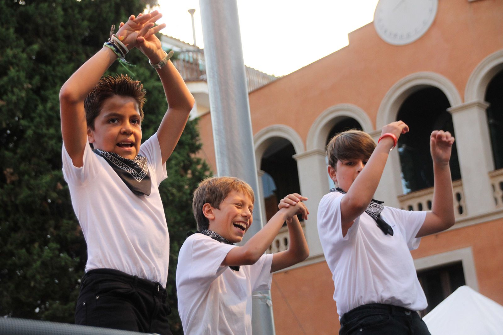 Hip Hop de la mà dels grups de ball de l'Escola Sant Cugat i Ibi & Pau Arnal. FOTO: Paula Galván
