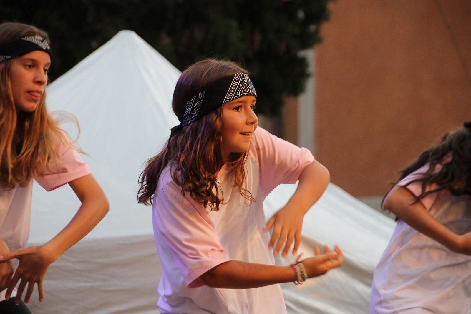 Hip Hop de la mà dels grups de ball de l'Escola Sant Cugat i Ibi & Pau Arnal. FOTO: Paula Galván