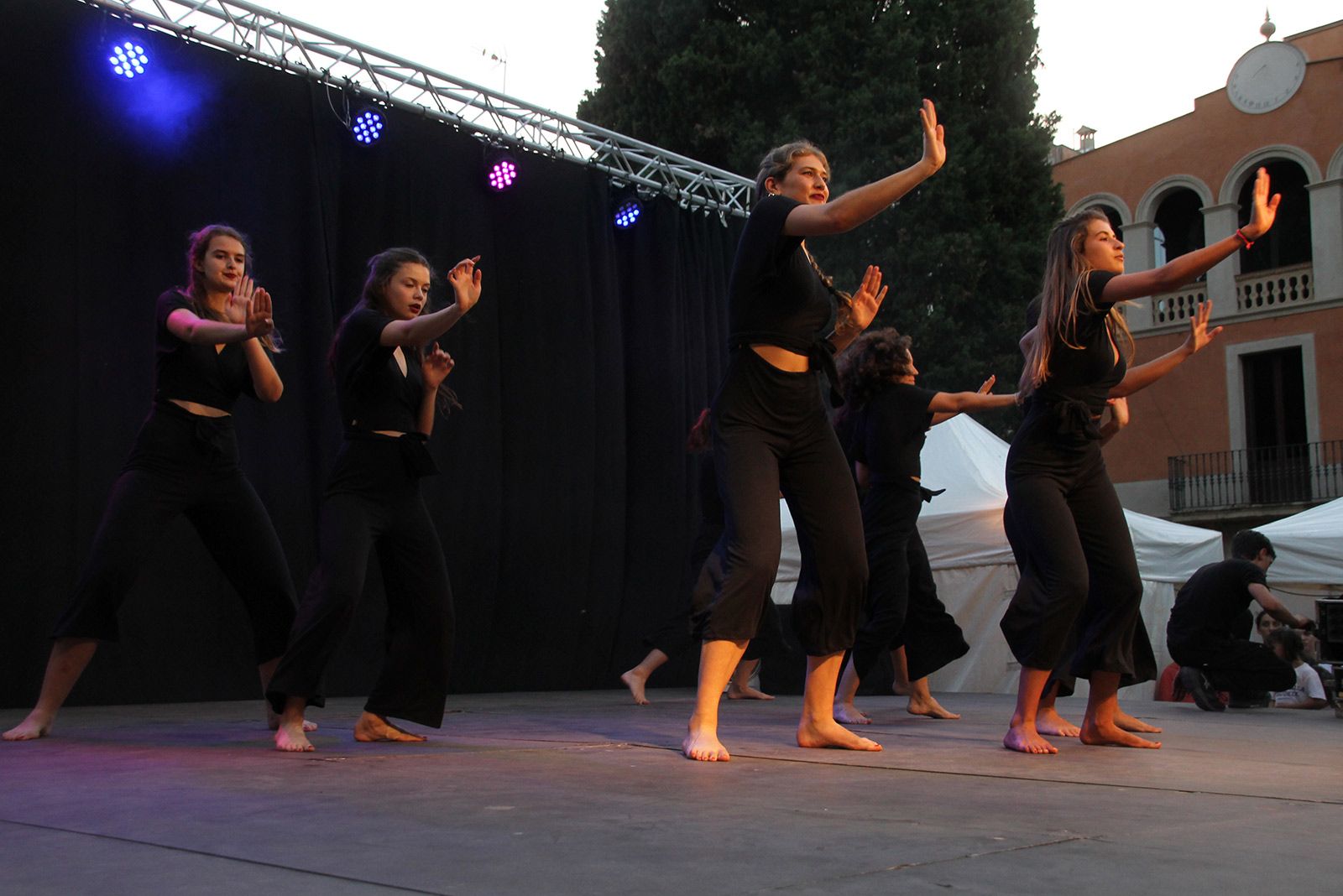 Hip Hop de la mà dels grups de ball de l'Escola Sant Cugat i Ibi & Pau Arnal. FOTO: Paula Galván