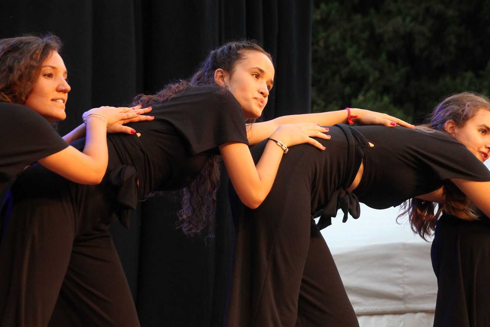Hip Hop de la mà dels grups de ball de l'Escola Sant Cugat i Ibi & Pau Arnal. FOTO: Paula Galván