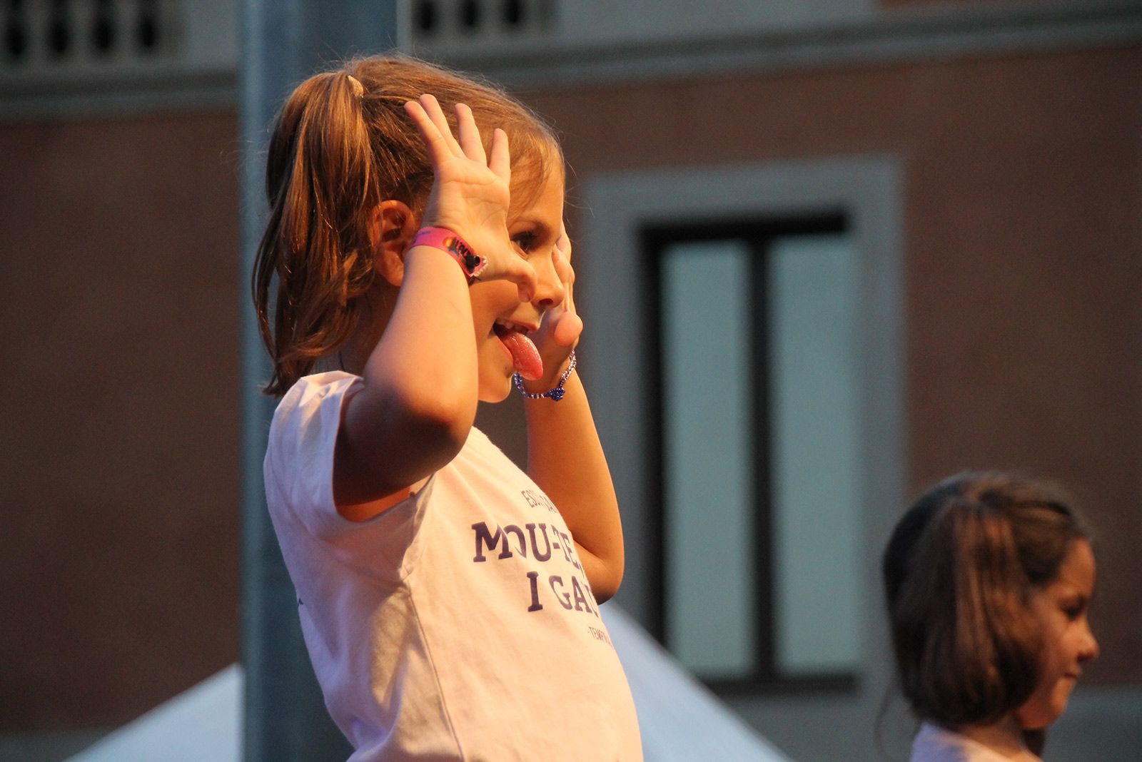Hip Hop de la mà dels grups de ball de l'Escola Sant Cugat i Ibi & Pau Arnal. FOTO: Paula Galván
