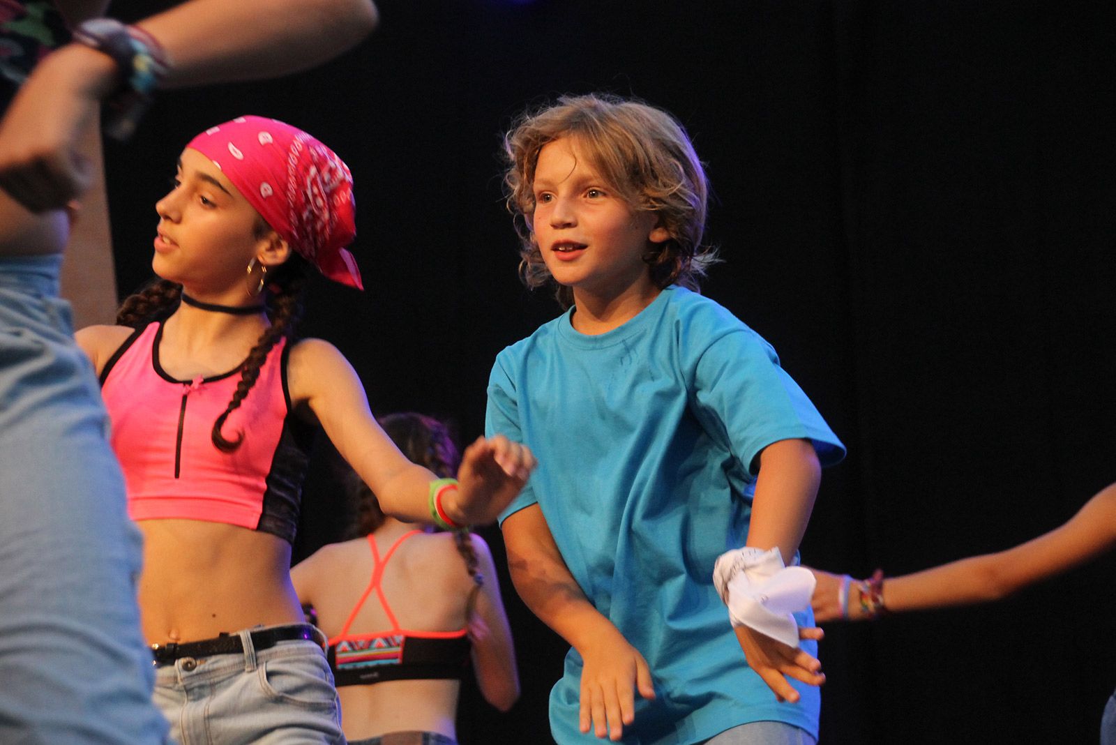 Hip Hop de la mà dels grups de ball de l'Escola Sant Cugat i Ibi & Pau Arnal. FOTO: Paula Galván