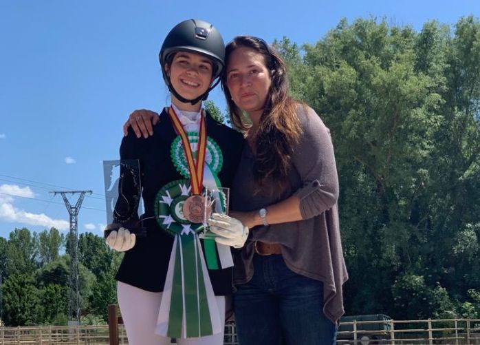 Marta Rosàs i la seva entrenadora, Laura Durbà. FOTO: Anna Gil Vernet