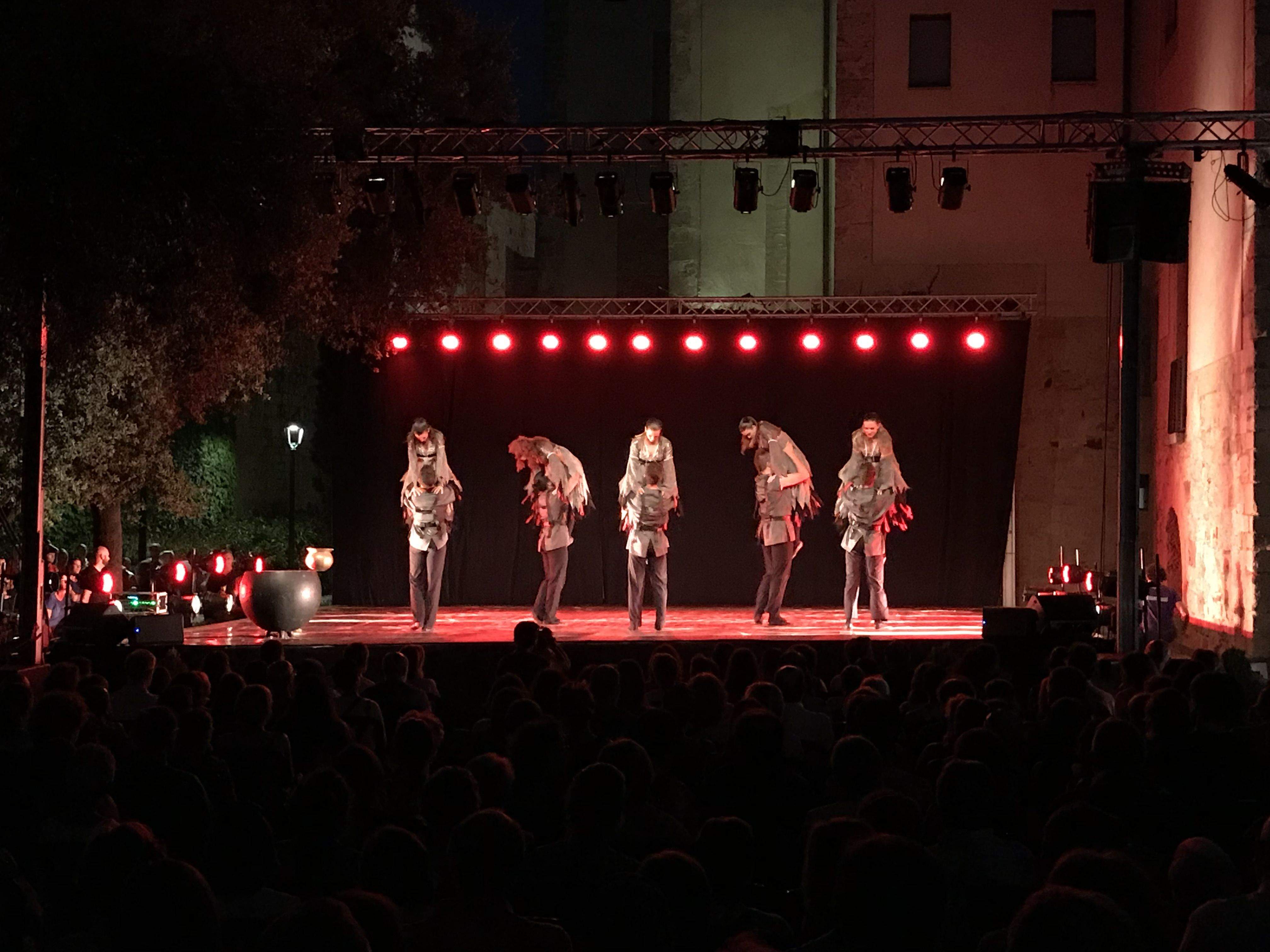 'Trasdansar' del Grup Mediterrània per Festa Major. FOTO: TOT Sant Cugat