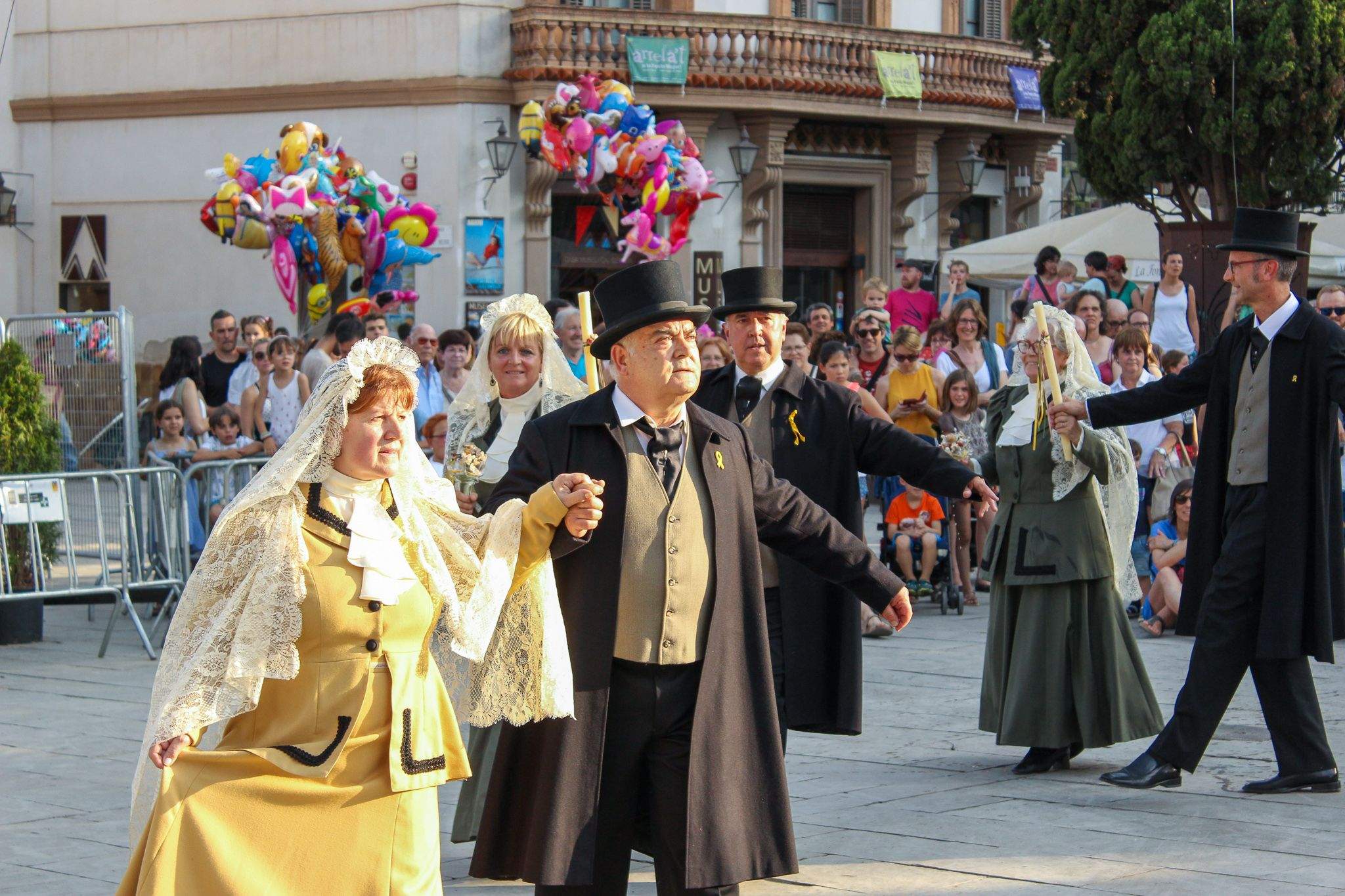 Balls i Entremesos d'arreu de Catalunya a la plaça d'Octavià. Foto: Alex Gómez