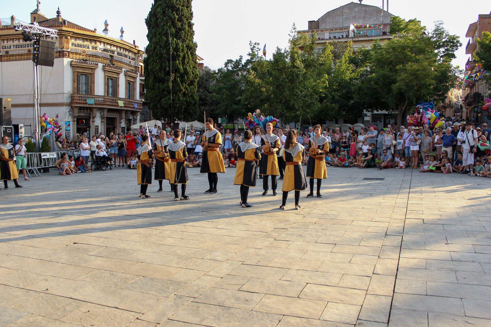 Balls i Entremesos d'arreu de Catalunya a la plaça d'Octavià. Foto: Alex Gómez