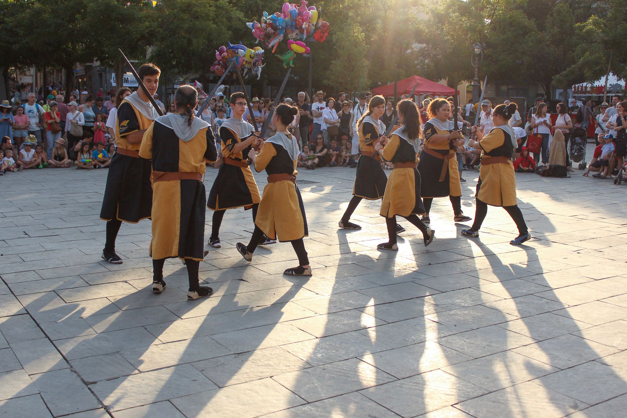 Balls i Entremesos d'arreu de Catalunya a la plaça d'Octavià. Foto: Alex Gómez
