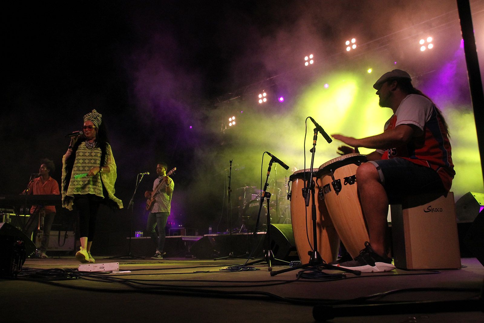 Marinah amb "Ojos de Brujo" en concert a Espai Arrel. FOTO: Paula Galván