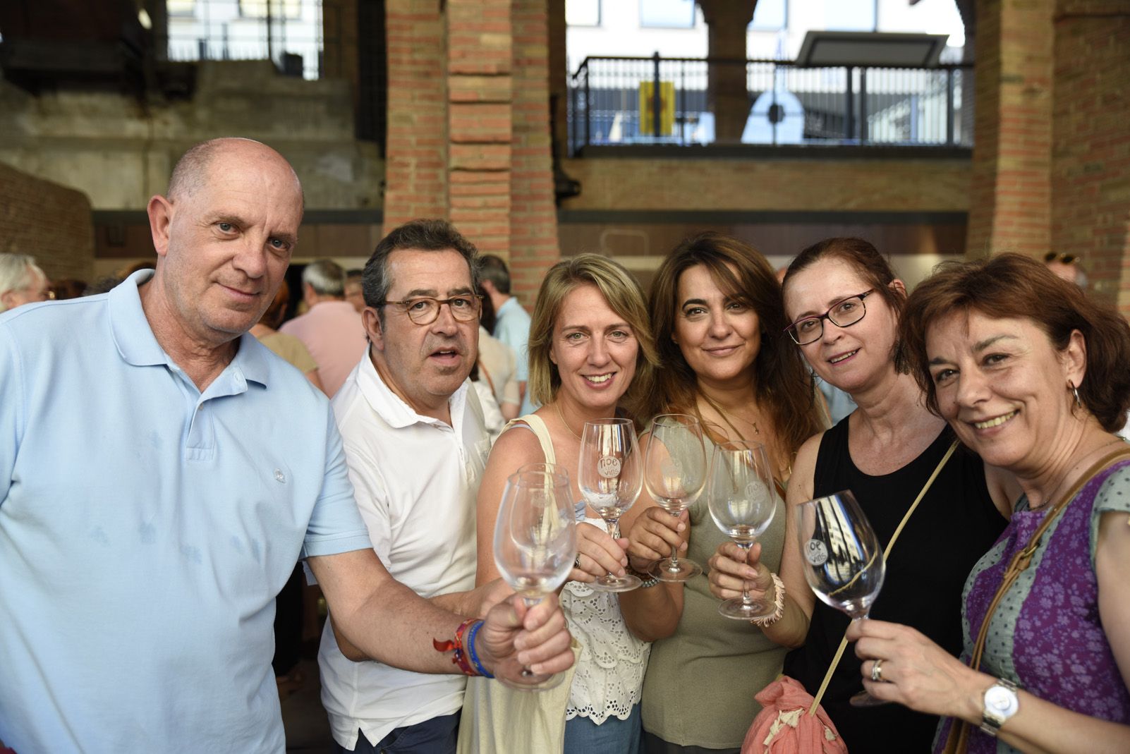 Tast de vins al celler modernista. Foto: Bernat Millet.