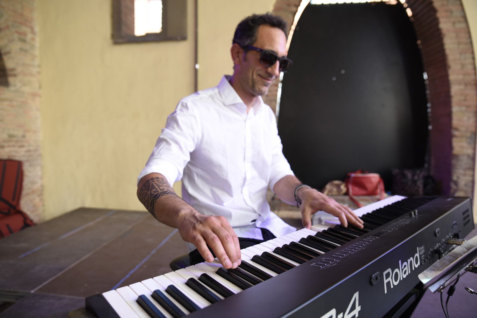 Tast de vins al celler modernista. Foto: Bernat Millet.