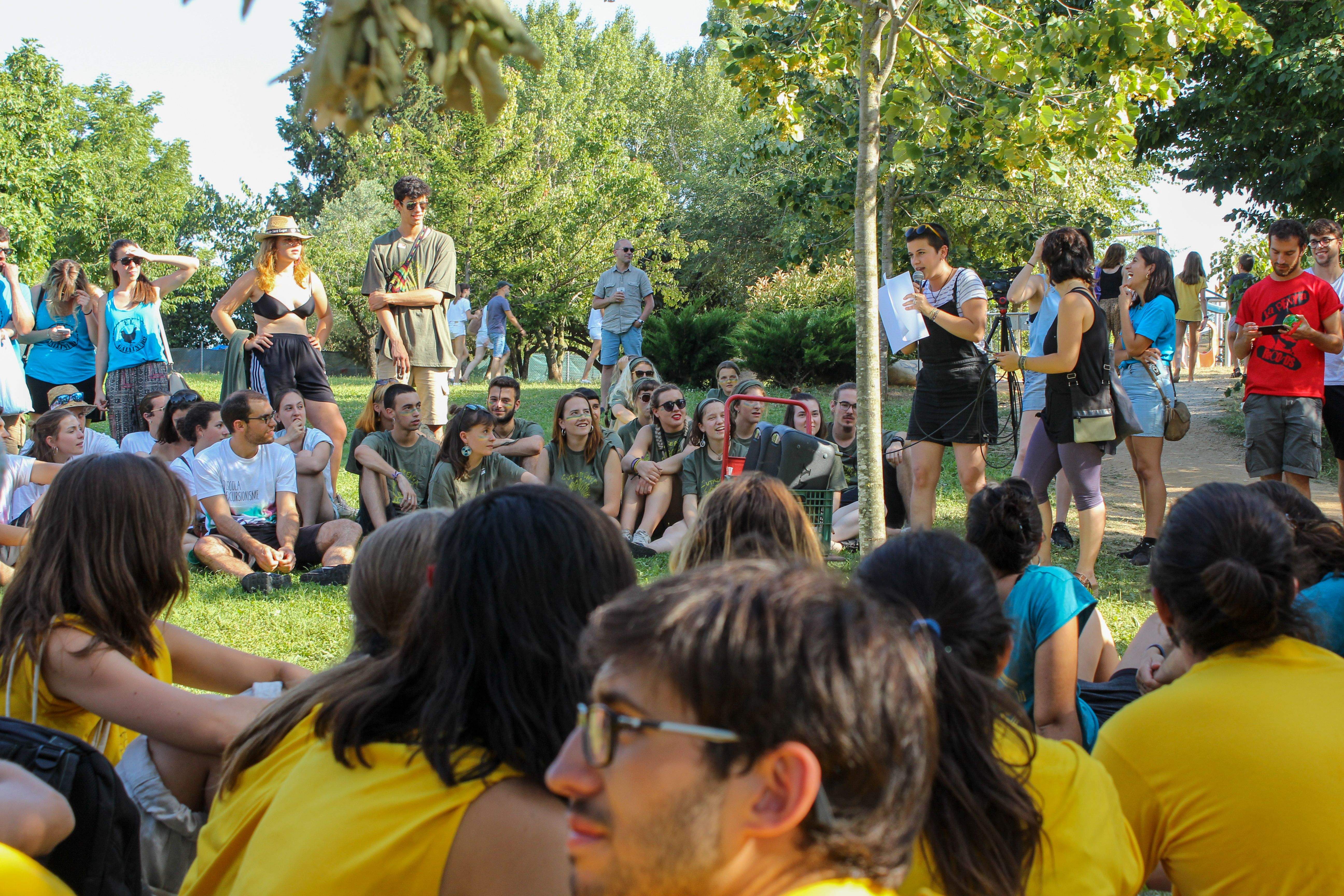 Batalla de penyes a la FMA. Foto: Alex Gómez