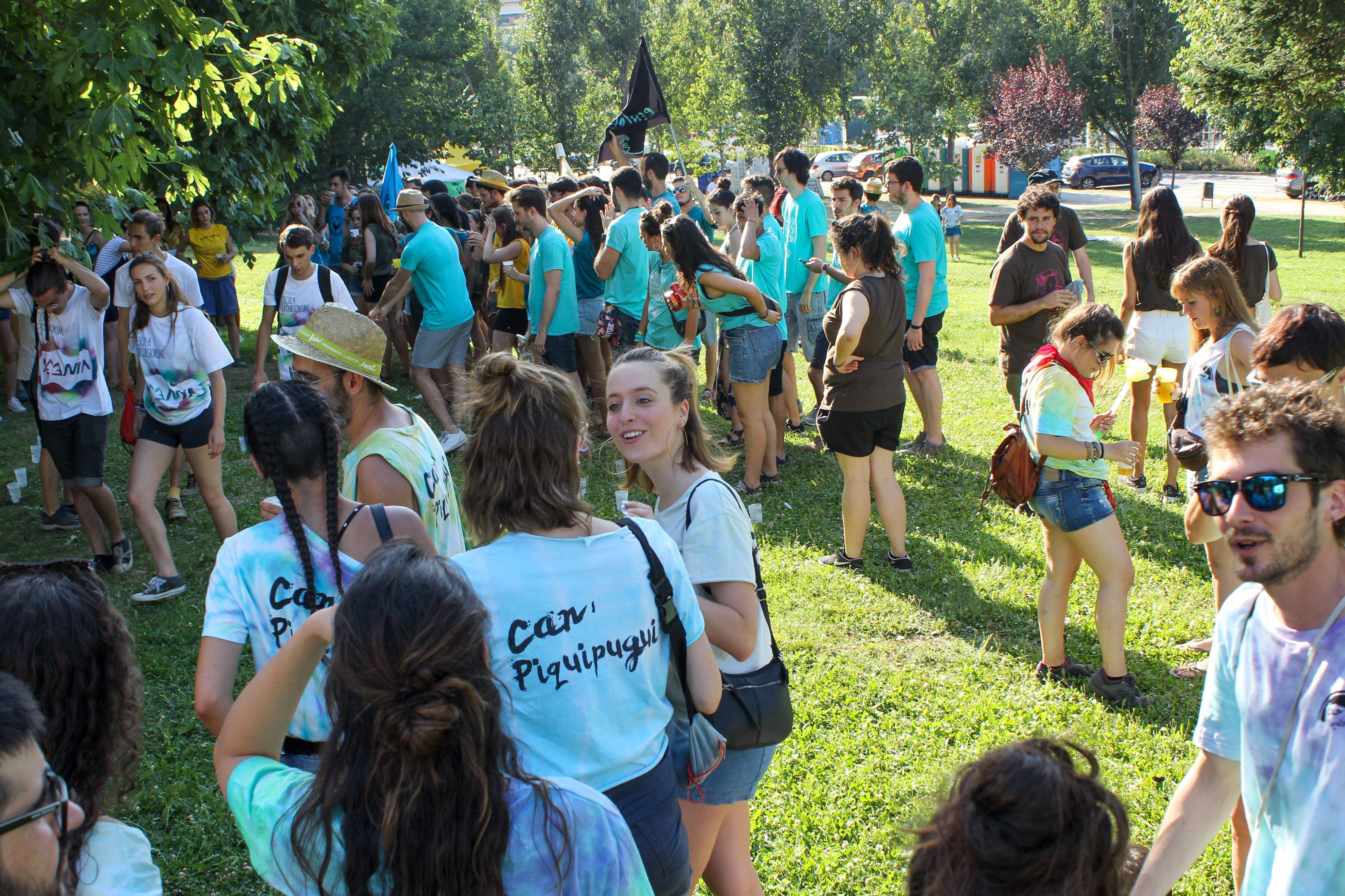 Batalla de penyes a la FMA. Foto: Alex Gómez