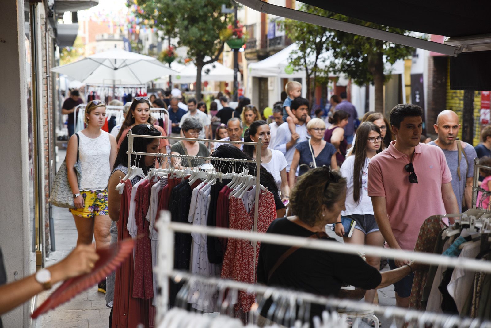 La botiga al carrer per Festa Major. Foto: Bernat Millet.
