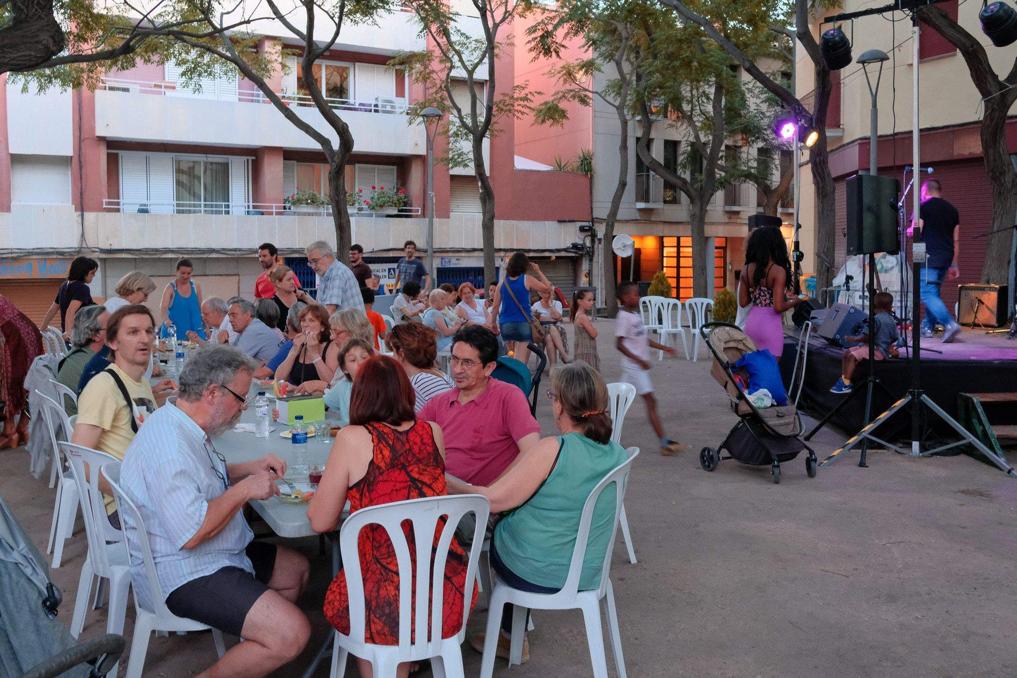 Cuscús solidari a Espai d'arreu. Foto: Alex Gómez