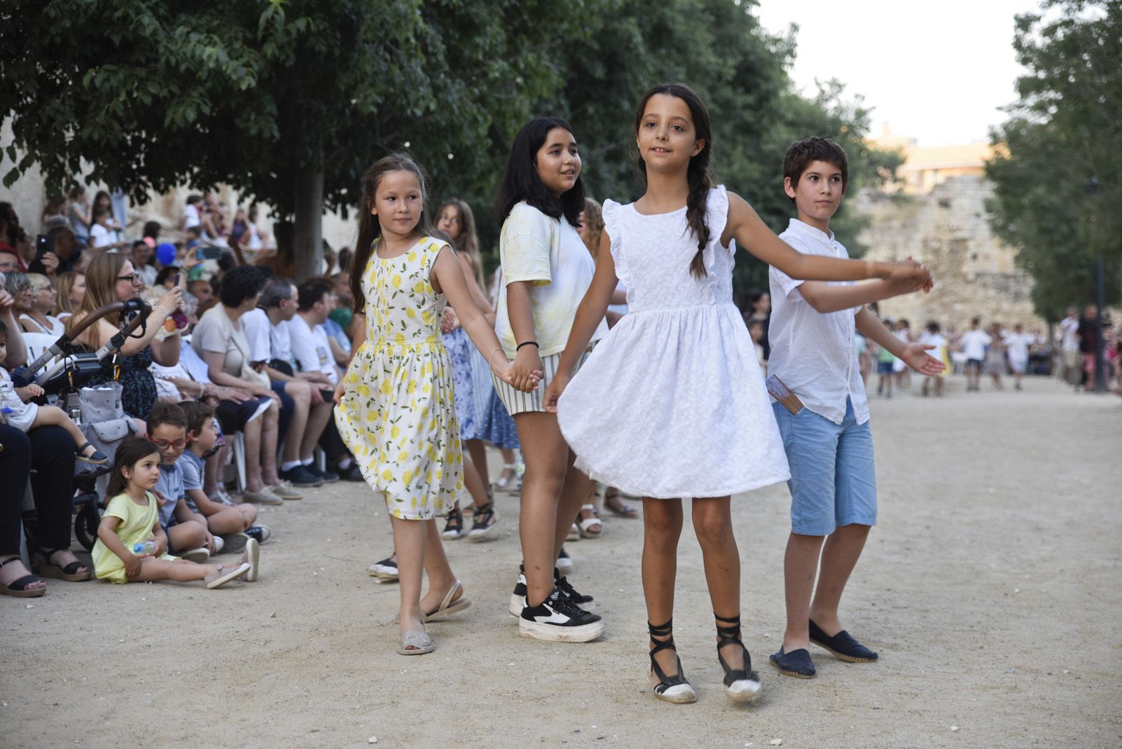 "Paga-li, Joan" El ball del vano i el ram. Foto: Bernat Millet.