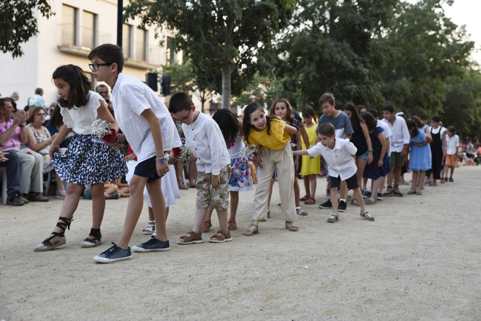 "Paga-li, Joan" El ball del vano i el ram. Foto: Bernat Millet.