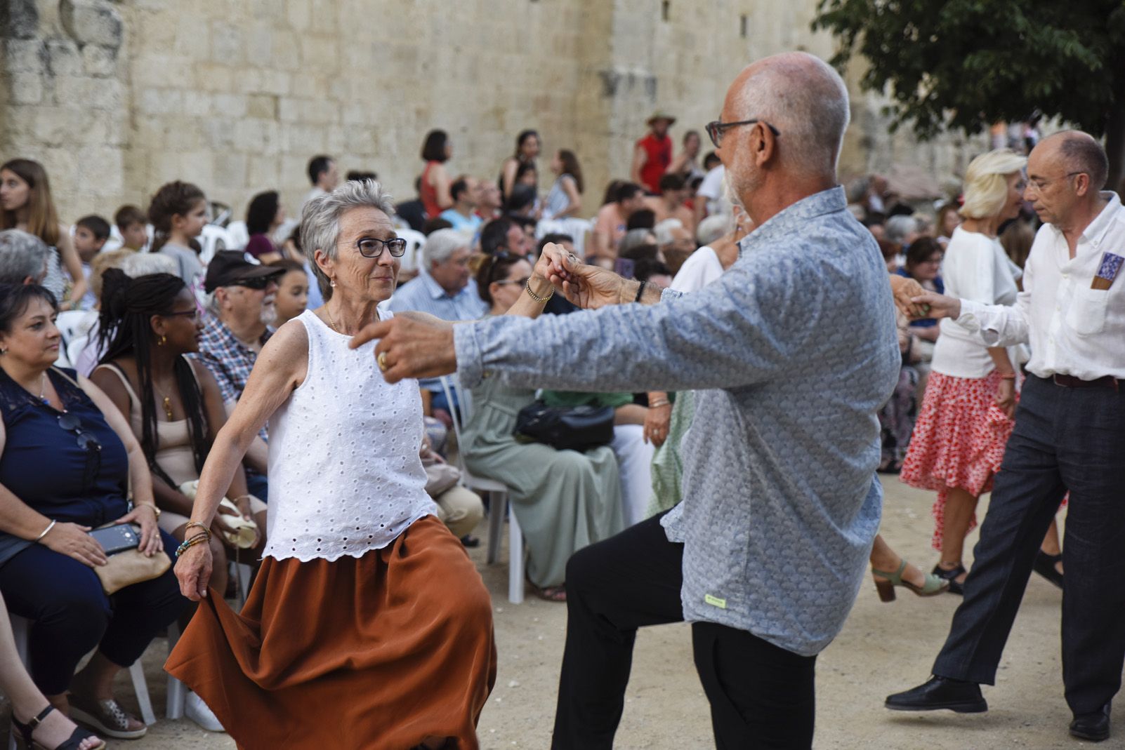 "Paga-li, Joan" El ball del vano i el ram. Foto: Bernat Millet.