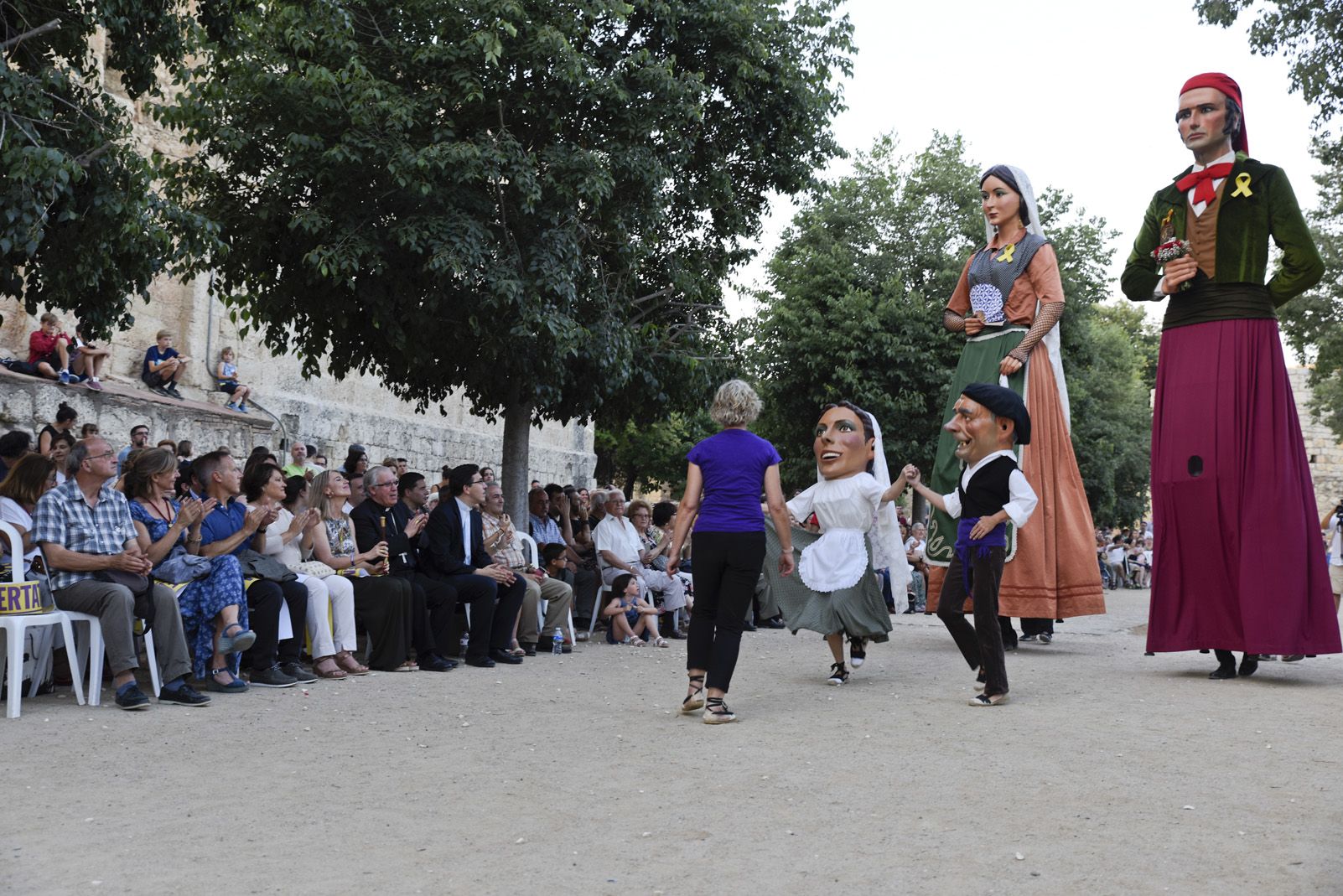 "Paga-li, Joan", ball del vano i el ram. Foto: Bernat Millet.