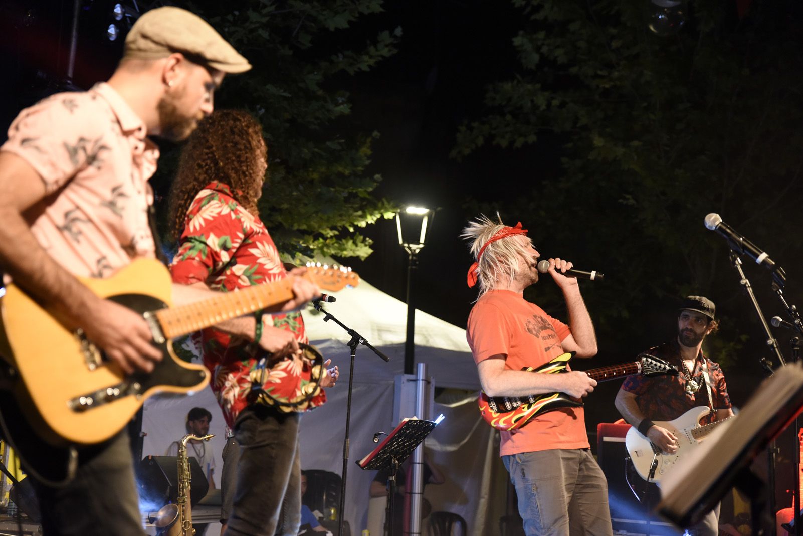 Gang Live karaoke band amb els De Mortimers. Foto: Bernat Millet.