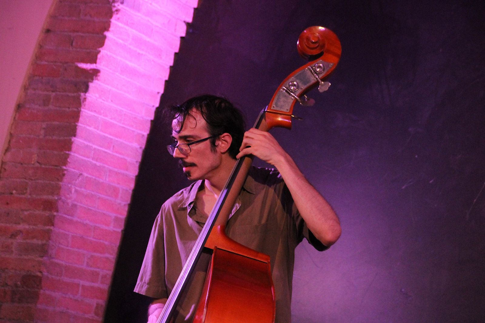 Música i sopar a la plaça del Jazz. FOTO: Paula Galván