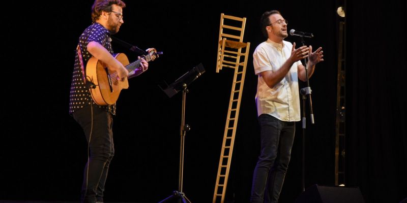 Sambola i Abril durant la gala. FOTO: Bernat Millet