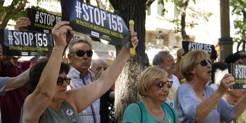 Manifestació davant de la Diputació de Barcelona. FOTO: ACN