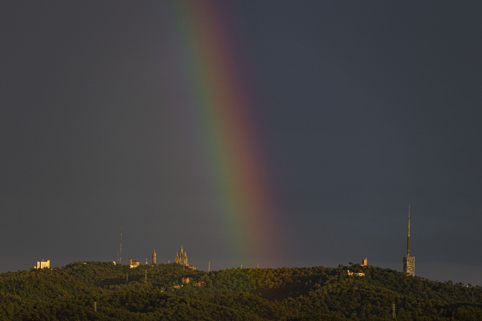 L'arc de Sant Marti durant la tempesta. Foto: Cedida.