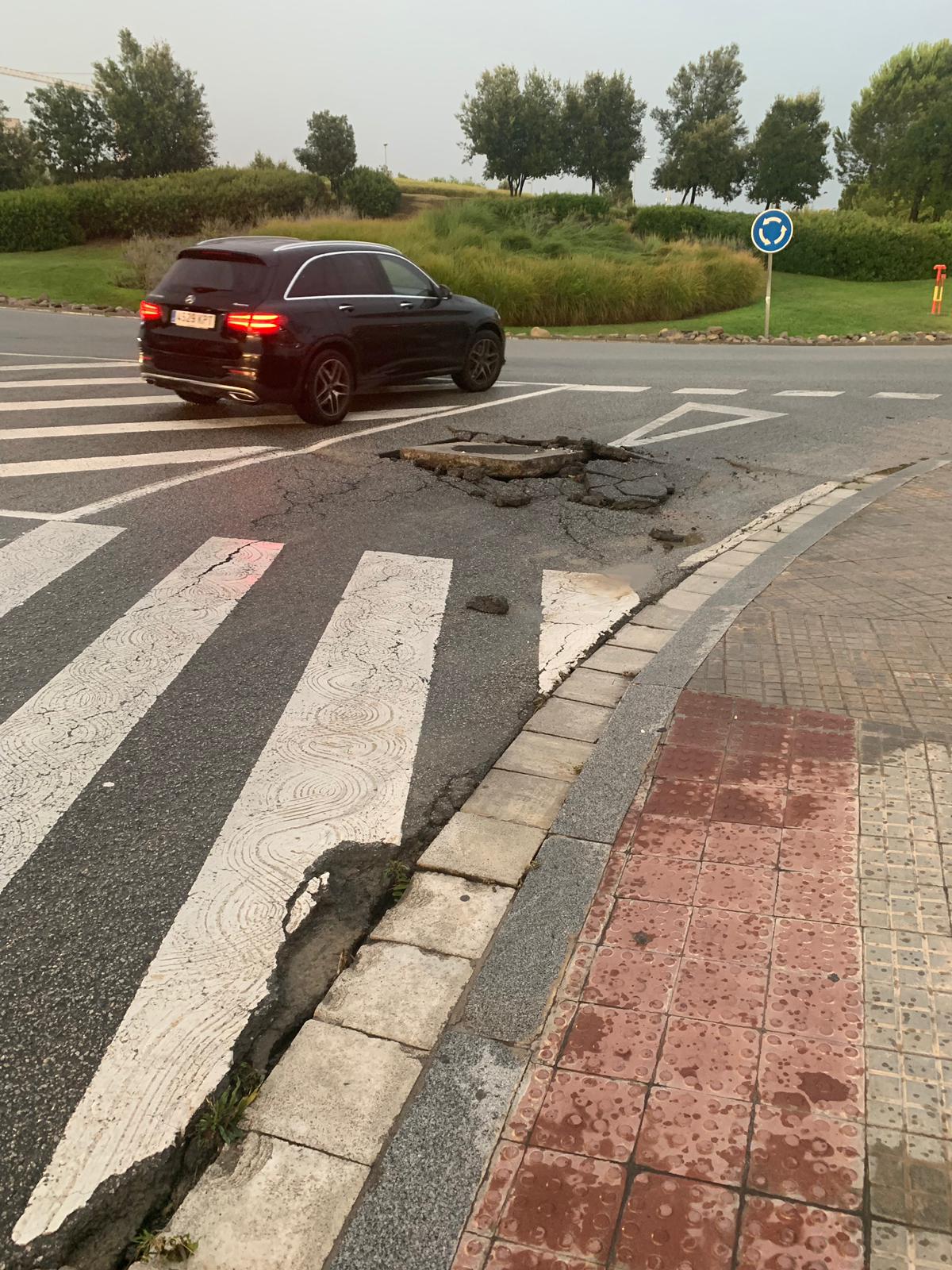 Destrosses durant la tempesta a Sant Cugat. Foto: Cedida.