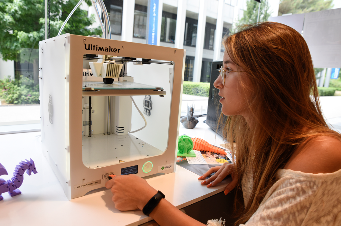 El FabLab de Sant Cugat vol acostar la fabricació digital a tothom FOTO: Bernat Millet