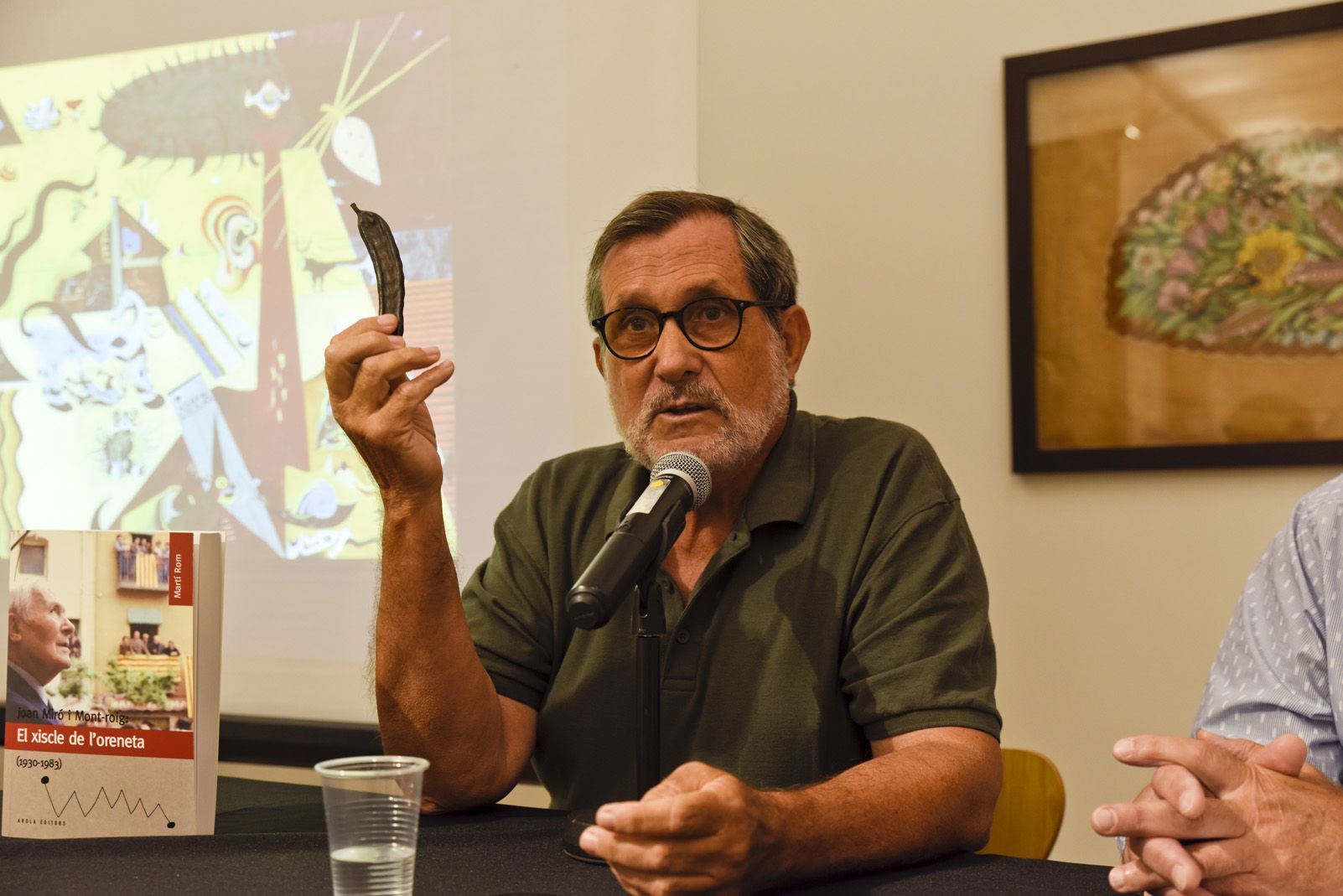 Martí Rom presentant el seu darrer llibre sobre Miró a Sant Cugat. FOTO: Bernat Millet