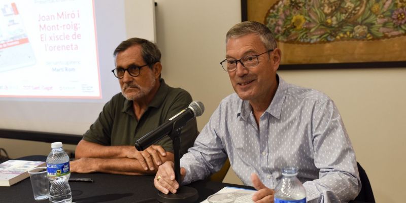 Rom i Grau durant la presentació les llibre. FOTO: Bernat Millet