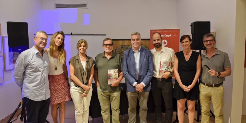 Foto de família en acabar la presentació. FOTO: Bernat Millet
